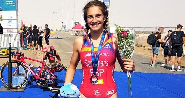 Medalla de plata para Cecilia Santamaría en el Campeonato de Europa Sub 23 de Triatlón