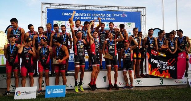 Fasttriatlon CN Montjuic, campeón de España masculino de Triatlón por Clubes en Sevilla