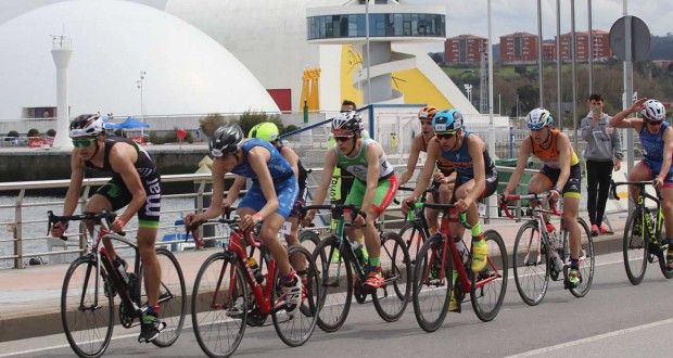 Avilés renueva con FETRI hasta 2023 como sede preferente para la celebración de Campeonatos de España de Duatlón