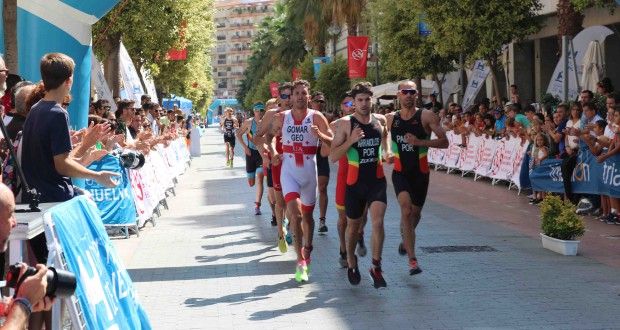 Ocho vueltas para volver a disfrutar el mejor triatlón en el corazón de Huelva