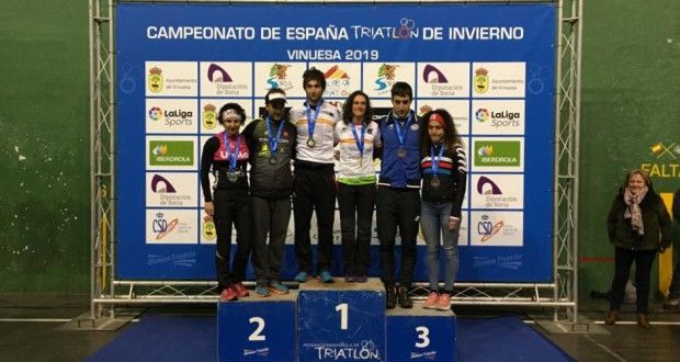 Enara Oronoz y Pello Osoro ganan en el Campeonato de España de Triatlón de Invierno de Vinuesa, afectado por la borrasca