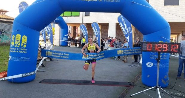 Itziar Méndez y Agustín Navarro ganan en el Duatlón de Arriondas en Asturias