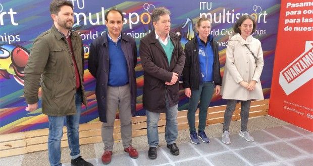 El Alcalde de Pontevedra inaugura la Expo del Mundial Multideporte 2019