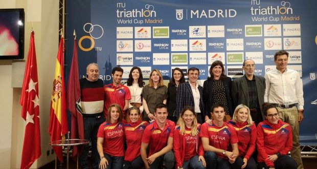 Presentación de la Copa del Mundo en el Ayuntamiento de Madrid