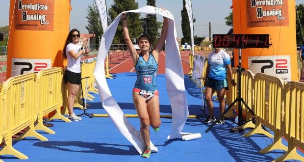 Leonor Fernández y Guillermo Martínez, Campeones Regionales de Acuatlón en Murcia
