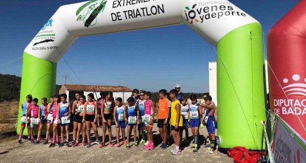 La Copa Diputación de Badajoz en Extremadura continúa en Monesterio