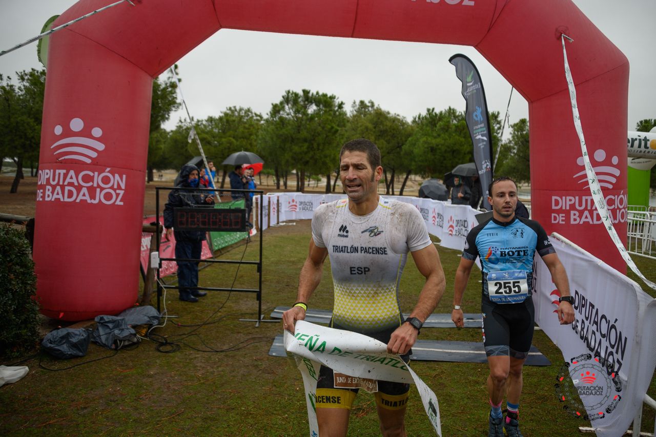 José Manuel Montero y María Remedios Mendoza gana el VII Duatlón Cros Doña Blanca Don Benito en Extremadura