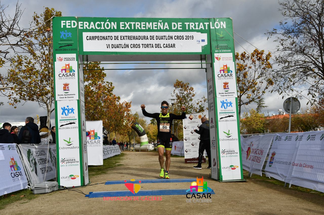 Santiago Martín – Romo y María Remedios Mendoza ganan la Liga Fextri 2019 en Extremadura