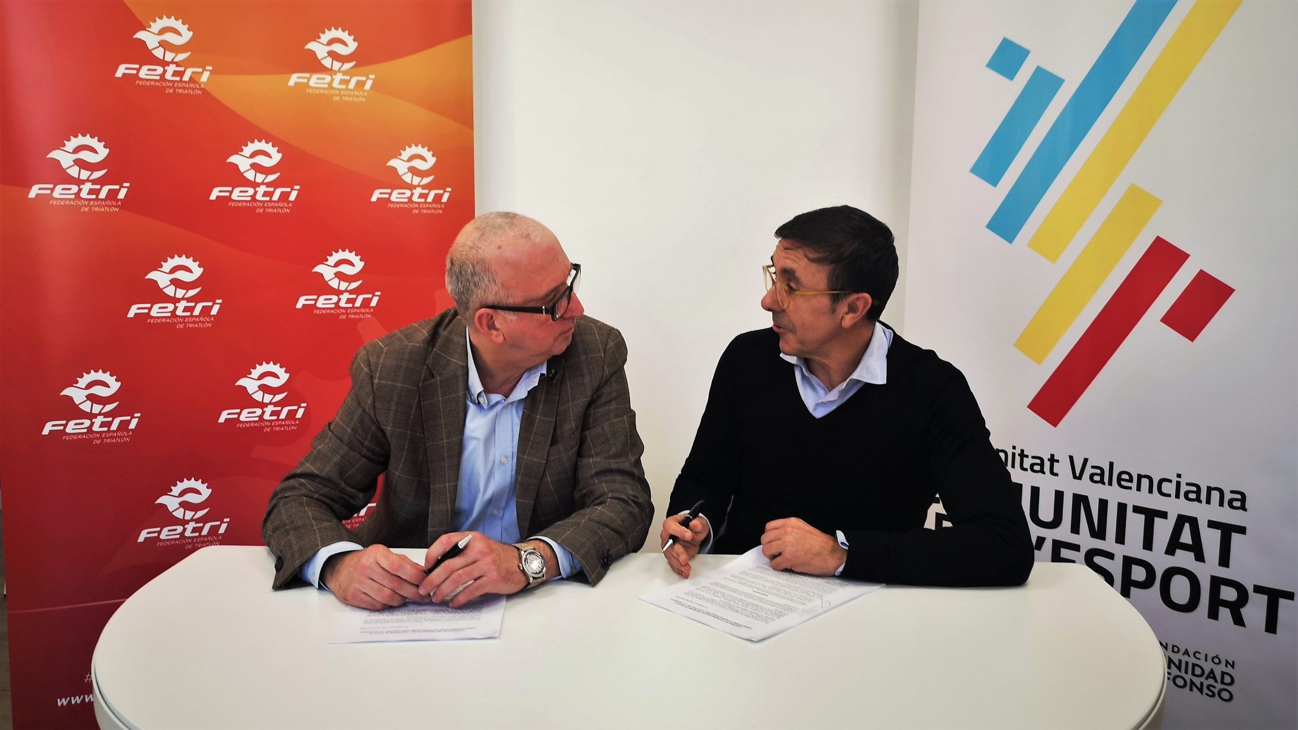 La Fundación Trinidad Alfonso impulsa la Copa del Mundo de Triatlón de Valencia y renueva su colaboración con la FETRI
