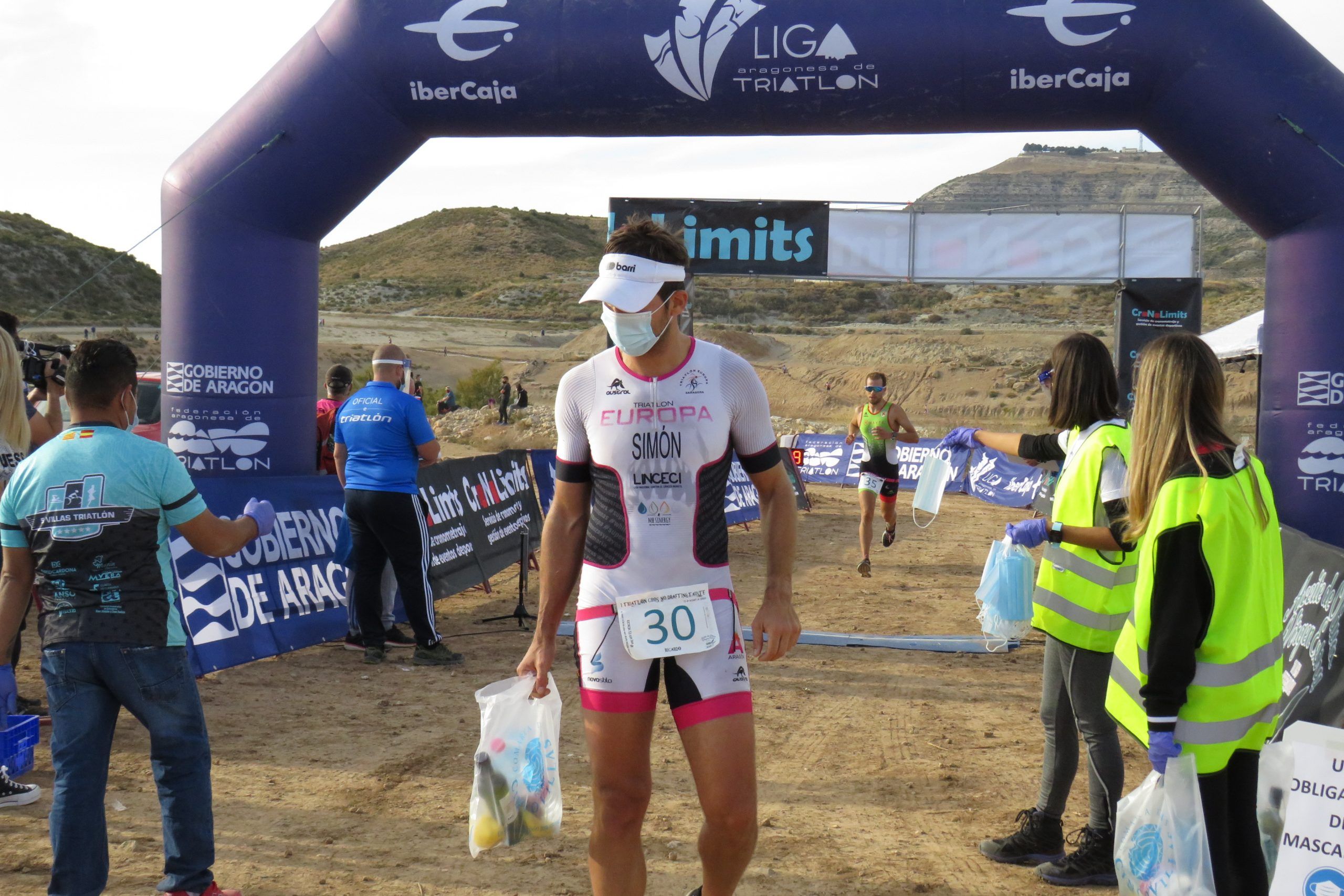 Brillante retorno de las competiciones de triatlón en Aragón