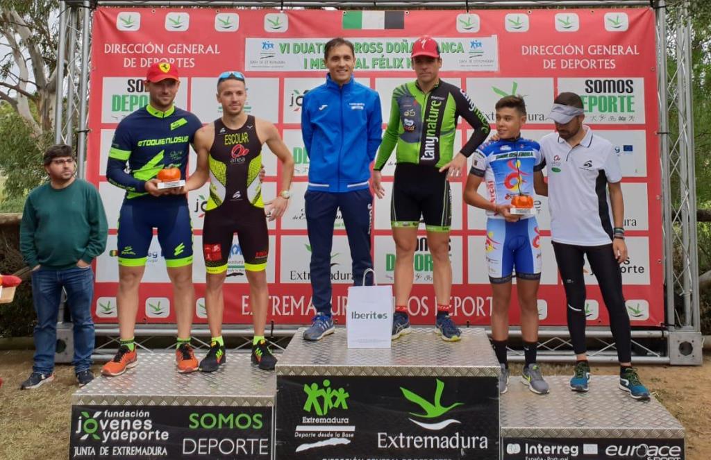 La calabaza como protagonista en los premios del VIII Duatlón Cros Doña Blanca en Extremadura
