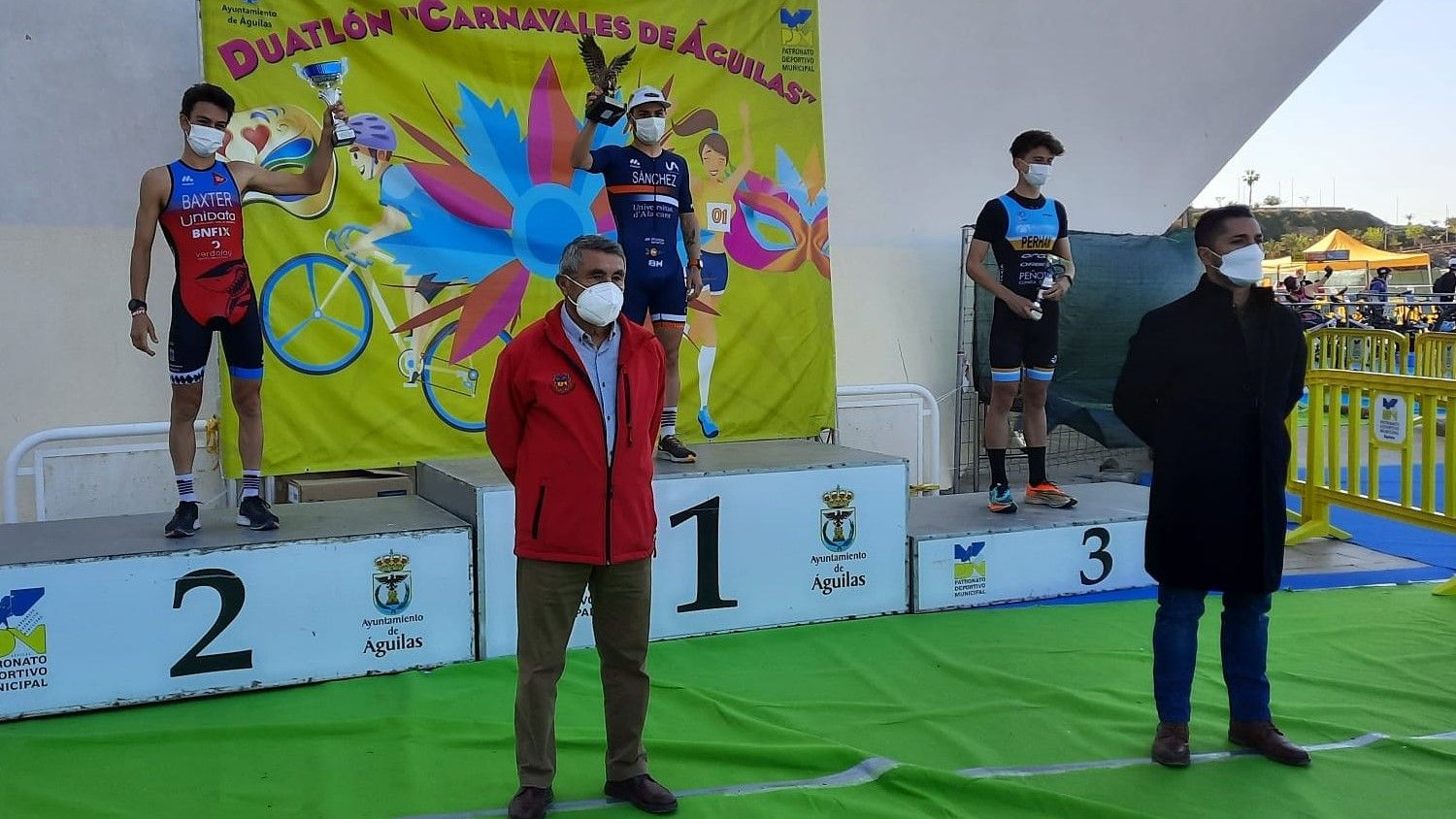 Ángela Ávila y Roberto Sánchez Mantecón ganan el clasificatorio del Duatlón de Carnavales de Águilas