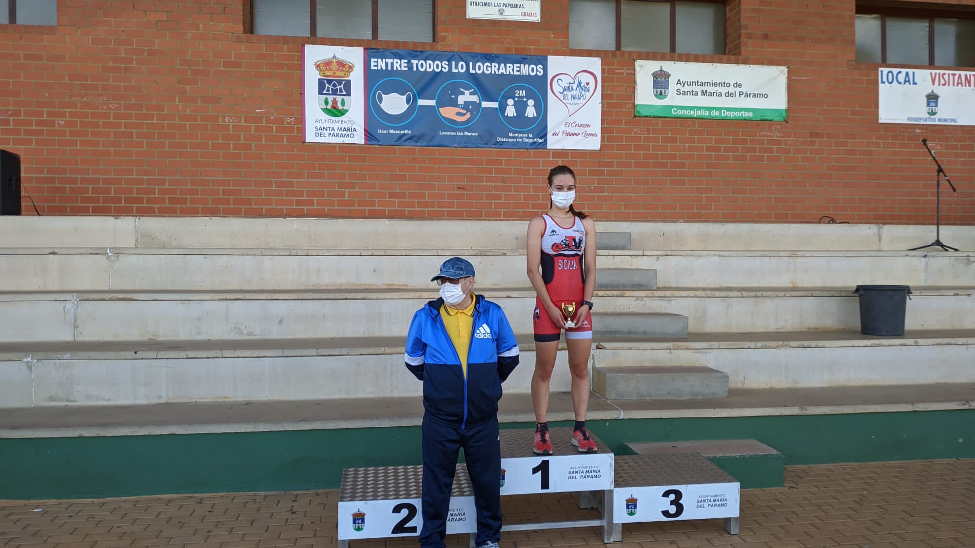 La juventud de Zoila Sicilia yFernando Carmona deslumbra en el Duatlón del Santa María del Páramo en Castilla y León