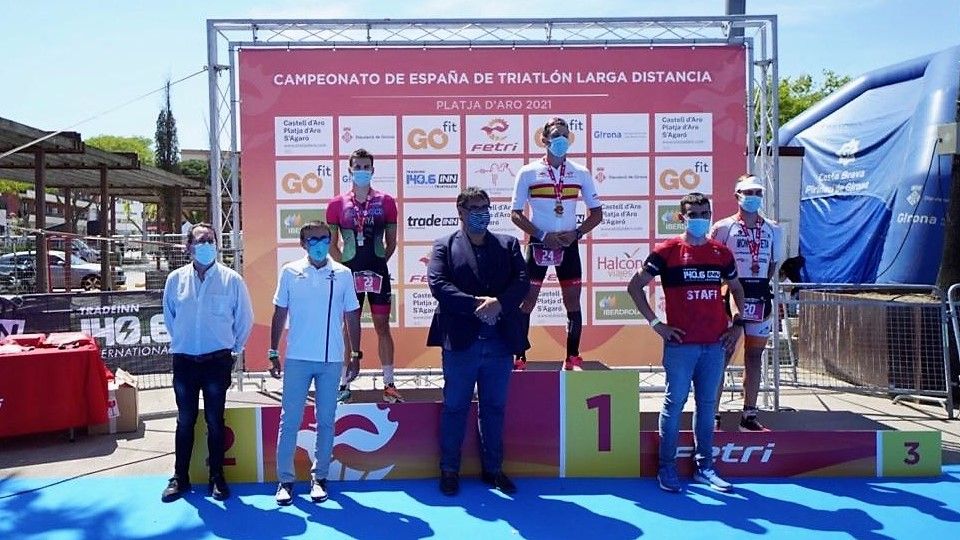 Víctor Arroyo y Judith Corachán, Campeones de España de Triatlón de Larga Distancia en Platja  d´Aro