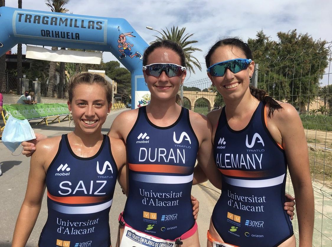 Laura Durán y Sergio Baxter triunfan en Orihuela, en el arranque de la Liga Regional de Triatlón de la Región de Murcia