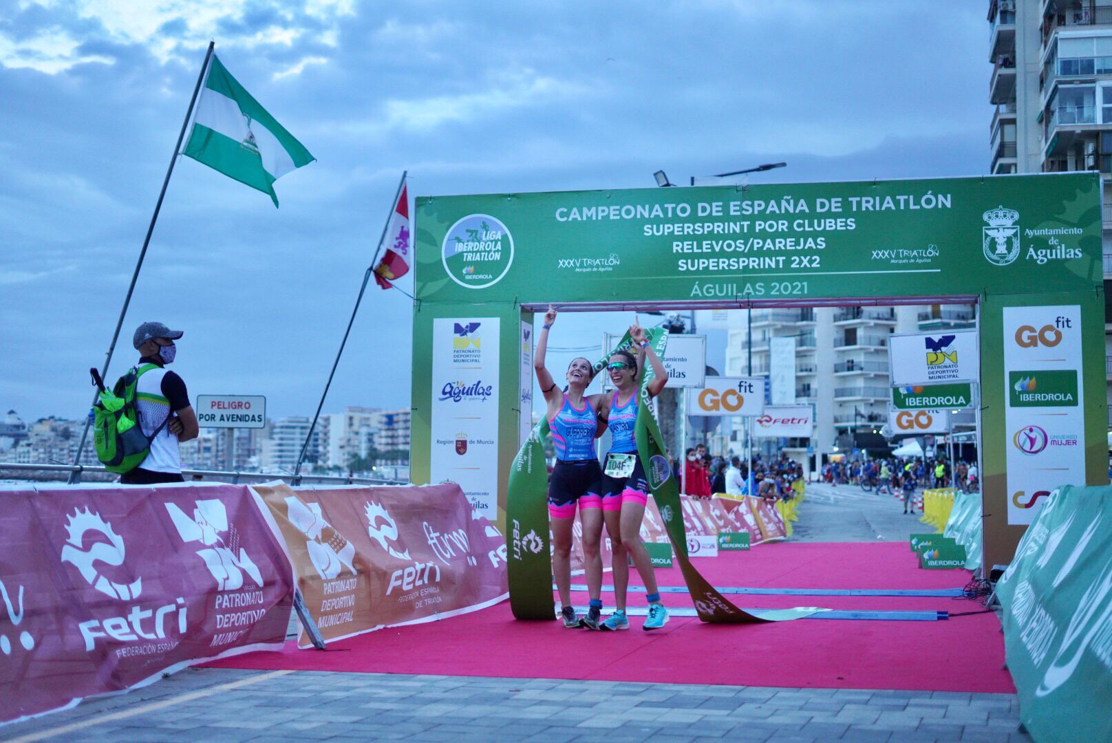 Cidade de Lugo Fluvial gana en Águilas los campeonatos de España de Triatlón SuperSprint por Clubes femenino y masculino, y el masculino de Relevos Parejas; con Náutico de Narón campeón en Relevos Parejas femenino
