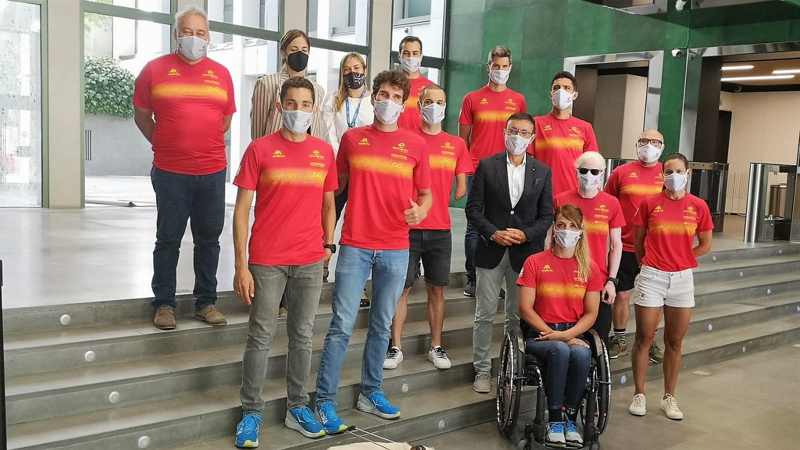 La Federación Española de Triatlón y Santalucía presentan al equipo paralímpico Tokio 2021