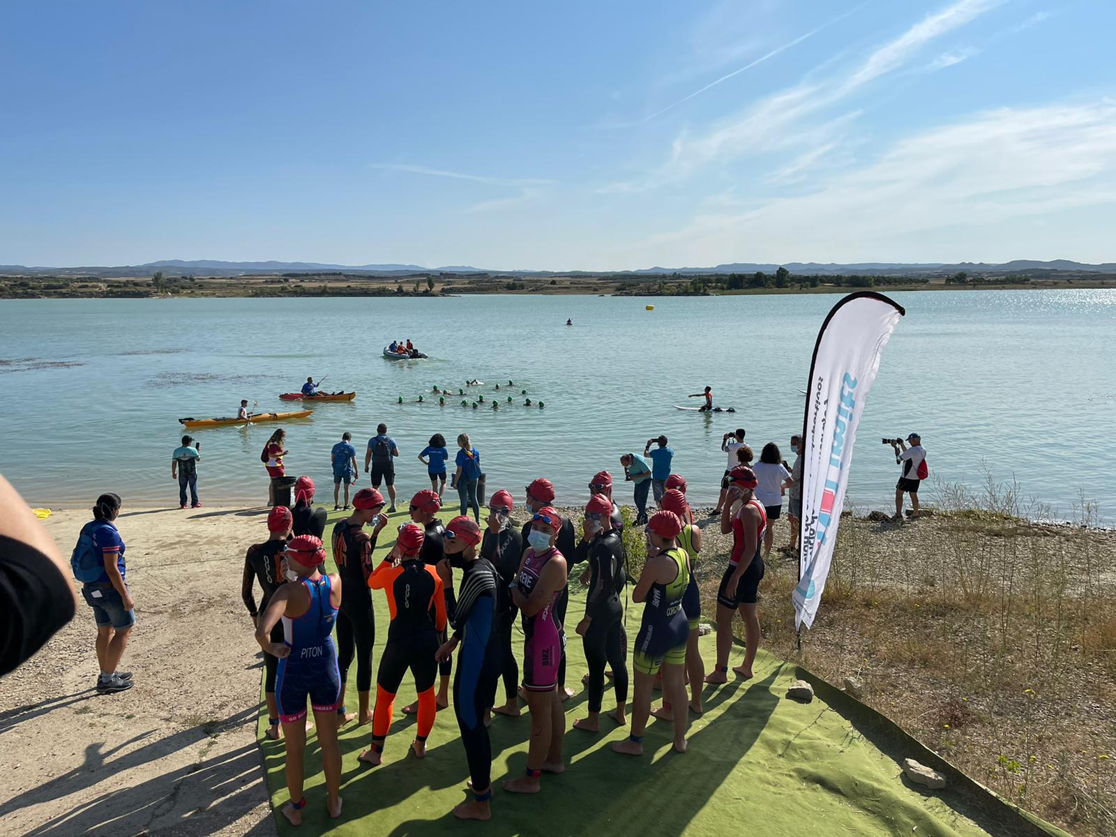 Alejandro García y Claudia Esteban se adjudican el I Triatlón Supersprint de Biota en Aragón