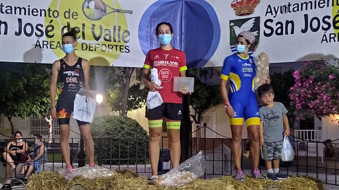 La extremeña Marta Reguero gana el II Triatlón Janda y Sierra San José del Valle