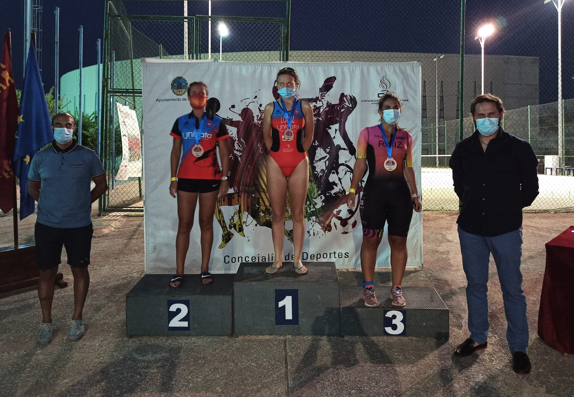 Héctor Pujante y Beatriz López, ganadores del Acuatlón nocturno de Cehegín en Murcia