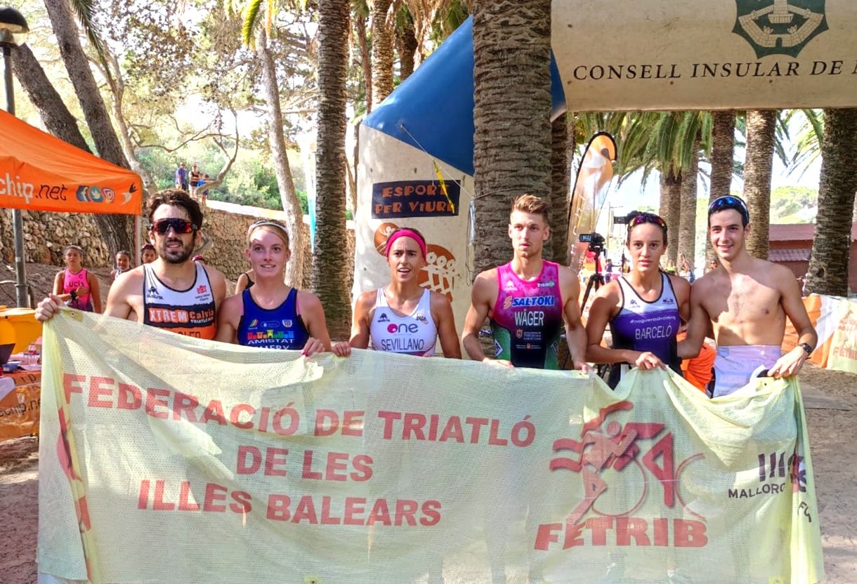 Susana Sevillano y Joan Wager demuestran su superioridad en el campeonato de Acuatlón balear disputado en Blanes