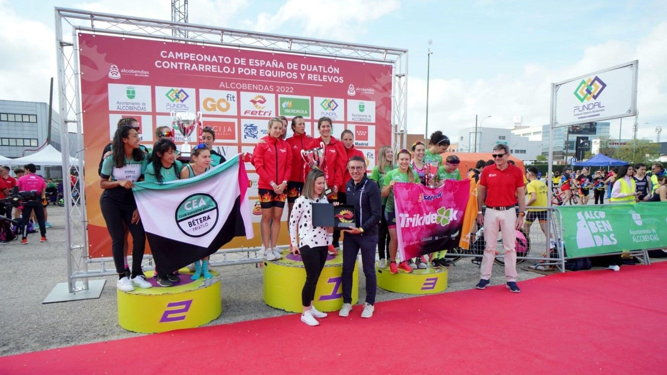Diablillos de Rivas femenino y Saltoki Trikideak masculino ganan las Ligas Nacionales de Clubes de Duatlón en Alcobendas