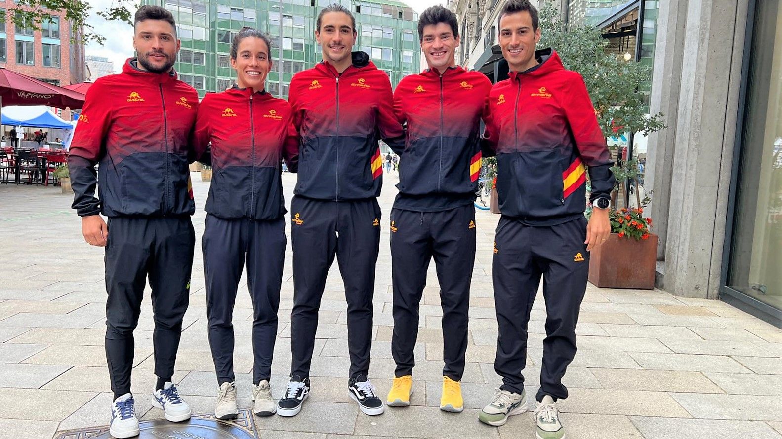 Mario Mola retorna a la competición en Hamburgo junto al resto de la Triarmada