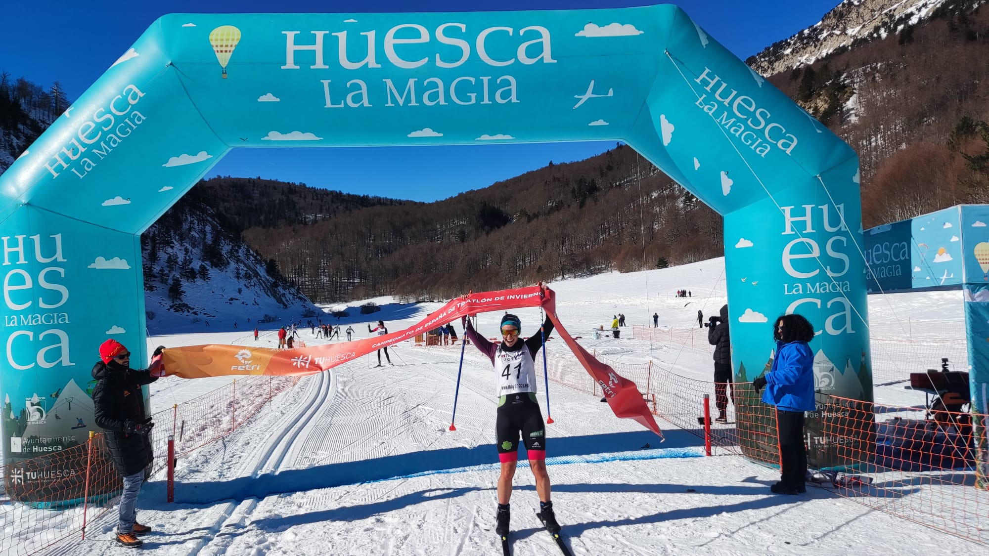 Enara Oronoz y Pello Osoro mantienen en Ansó los títulos de campeones de España de Triatlón de Invierno 2023