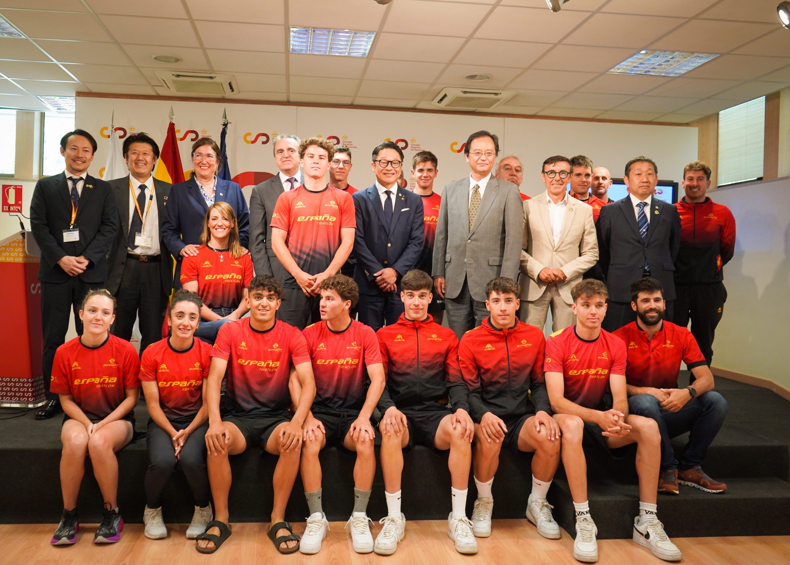 La FETRI y la ciudad japonesa de Shima juntos por el triatlón