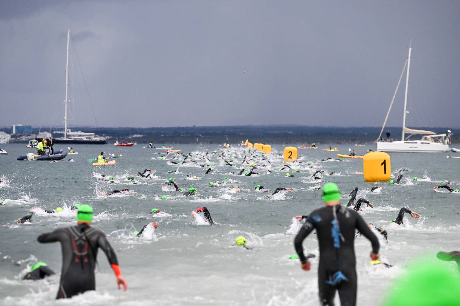 Nick Thijs y Barbora Besperátl ganan del Zafiro IRONMAN 70.3 Alcúdia-Mallorca