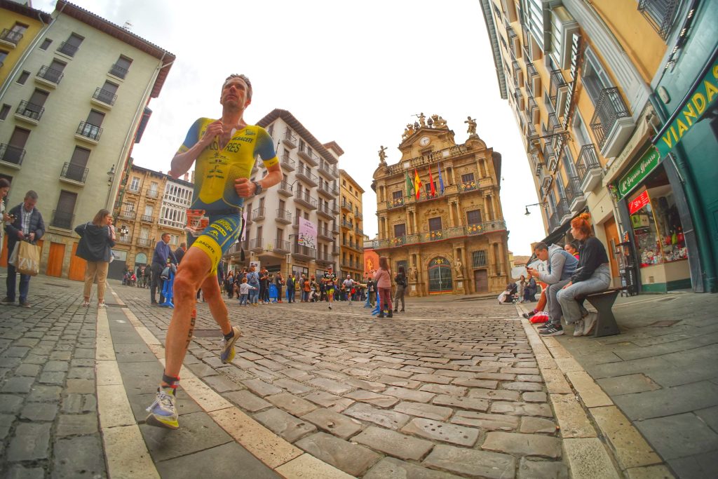 El Campeonato de España en el Half Triathlón Pamplona repartirá plazas de GGEE para la final del Campeonato del Mundo T100 en Qatar 2026