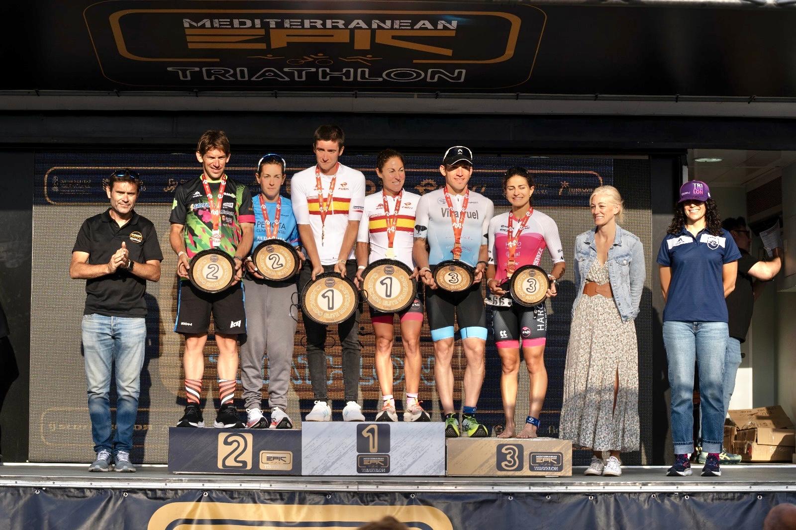 Judith Corachán y Paco de la Paz se proclaman campeones de España de Triatlón LD en el Epic Triathlon en Oropesa del Mar