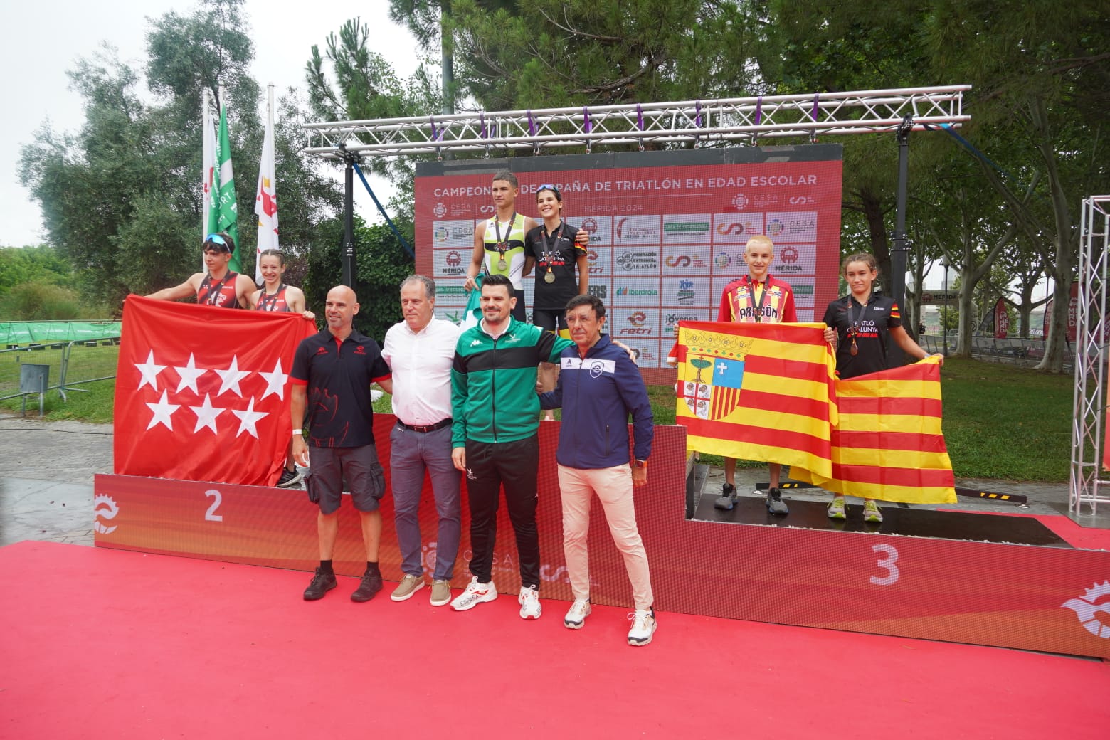 Neus Ciruelos y Daniel Castro, campeones de España de Triatlón en Edad Escolar CESA en Mérida 2024