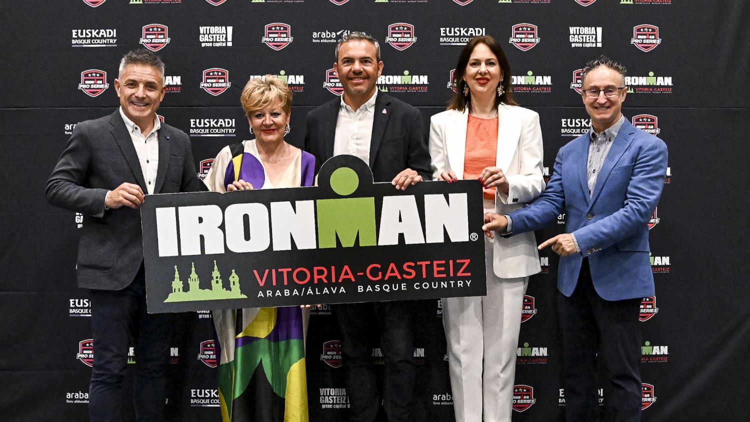 El IRONMAN Vitoria-Gasteiz reunirá este fin de semana cerca de 1.800 triatletas en la capital alavesa