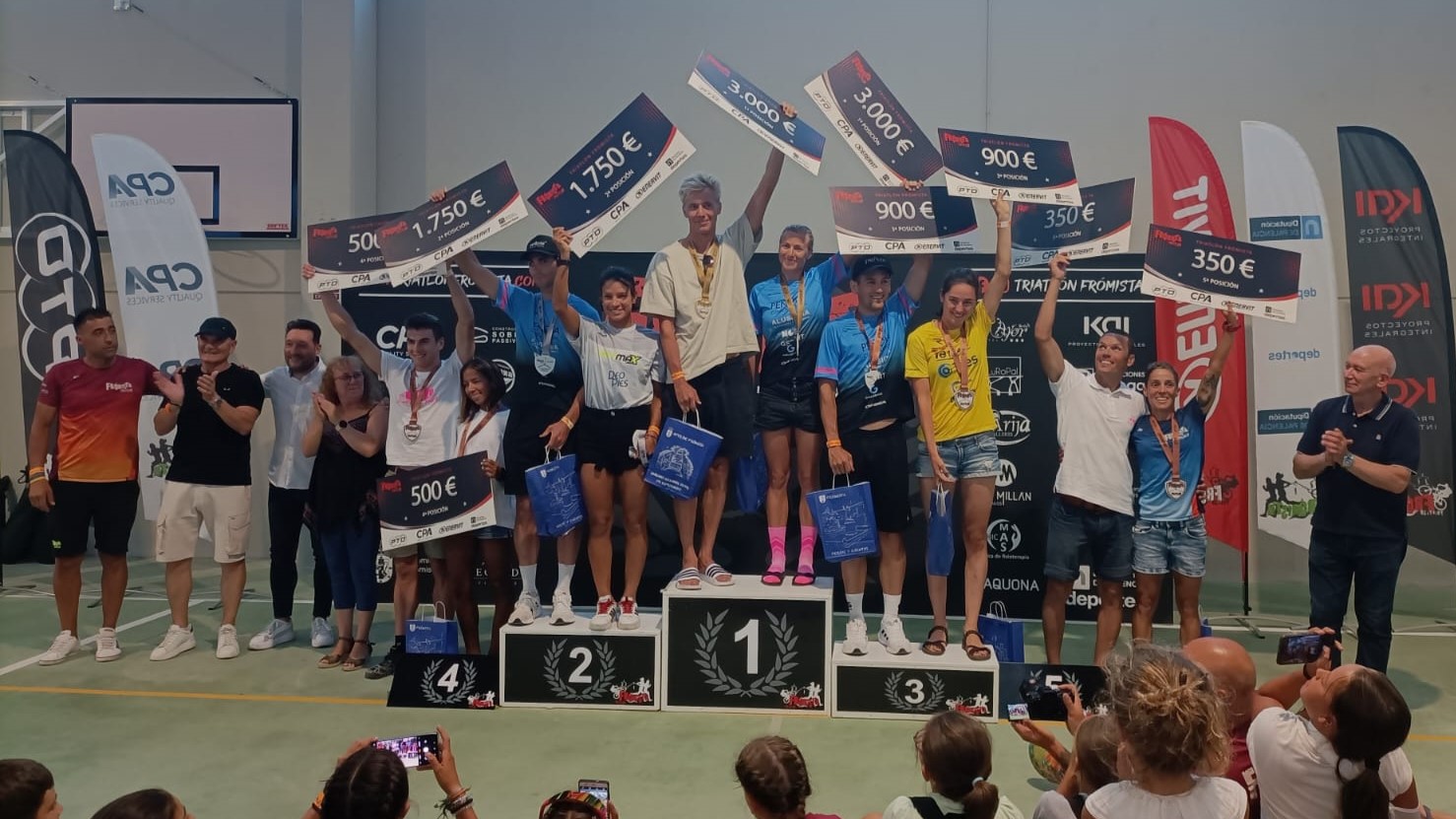 Chloe Nicolás y Jonas Schomburg ganan el Triatlon MD Frómista 2024 con Helene Alberdi y Pello Osoro como primeros triatletas españoles