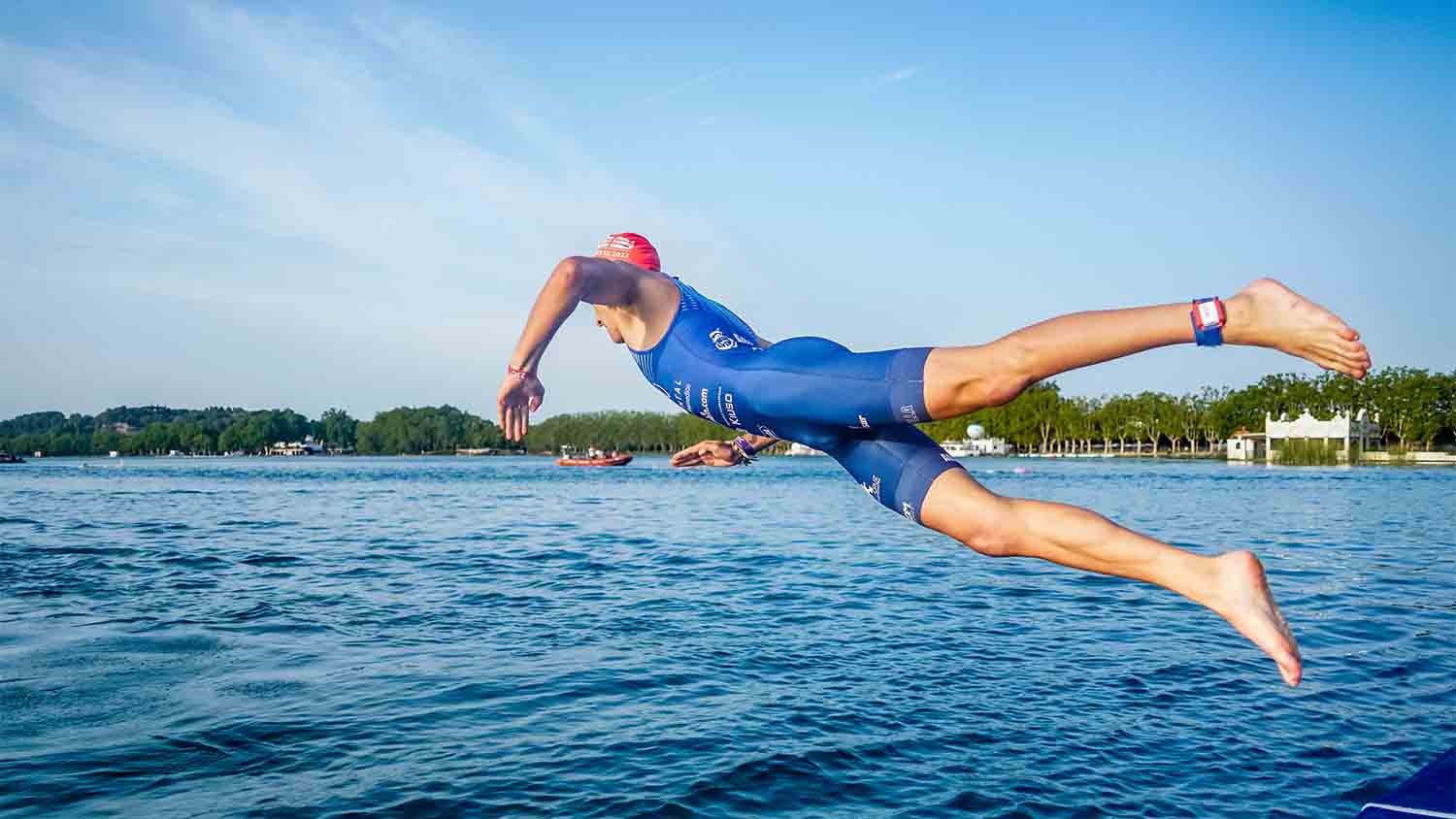 Triatletas de 30 países competirán en Banyoles el fin de semana