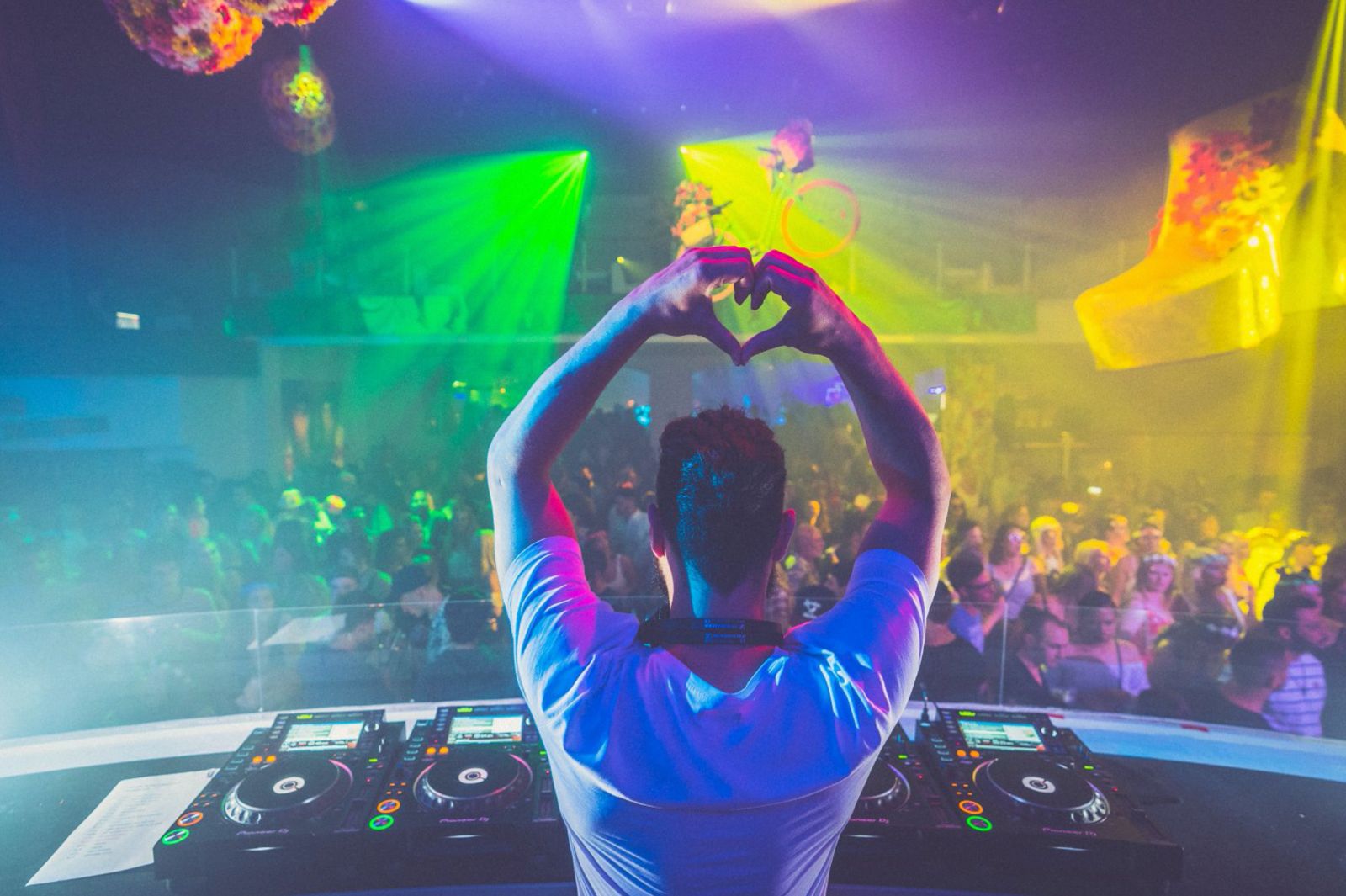 La Fundación Pacha Ibiza se une a la fiesta del Ibiza T100 triatlón