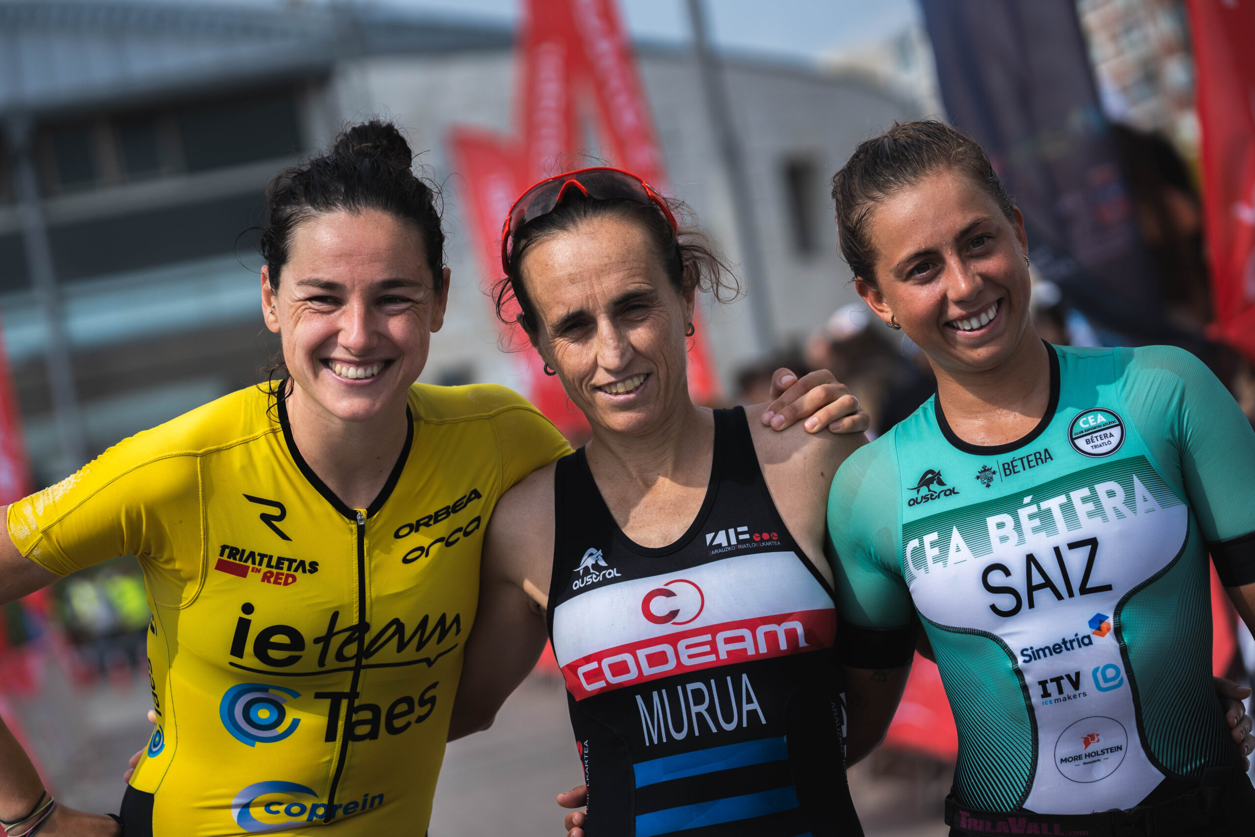 Ainhoa Murúa y Pello Osoro ganan el Triatlón Ciudad de Santander MD