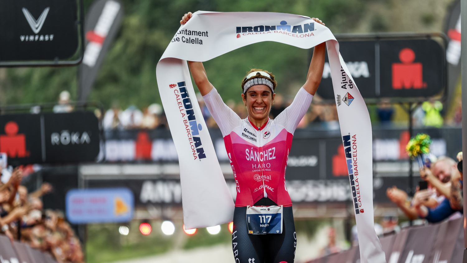 Marta Sánchez y Jan Stratmann se coronan en el décimo aniversario de un IRONMAN Calella – Barcelona para la historia