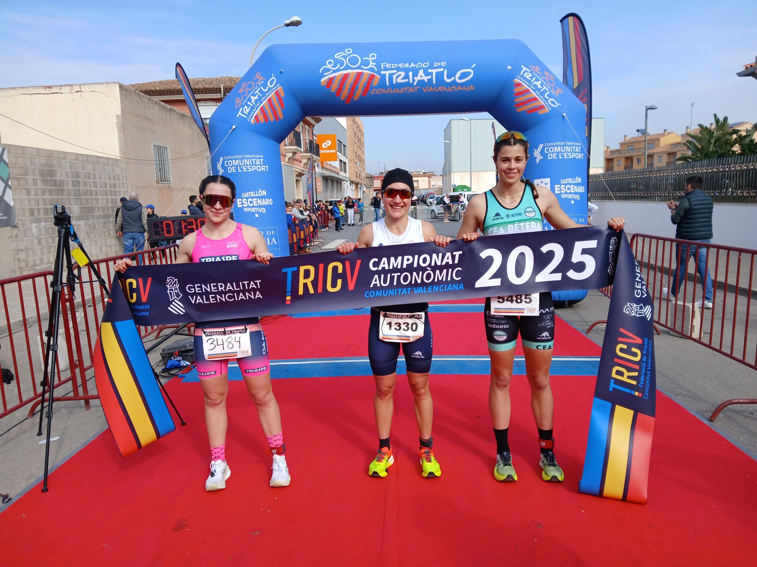 Elia Fuentes y Manuel Prada campeones autonómicos de duatlón