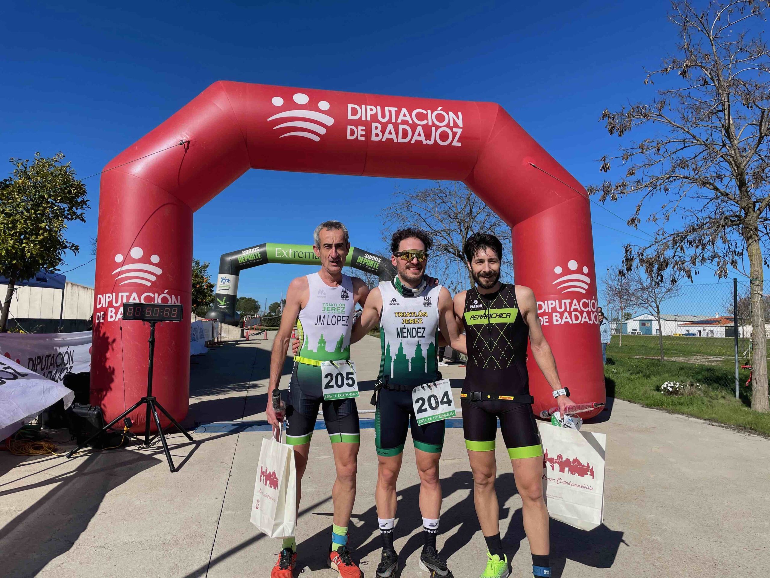 Fernando Méndez y Lidia Durán revalidan su título en el II Duatlón Cros Ciudad de Llerena
