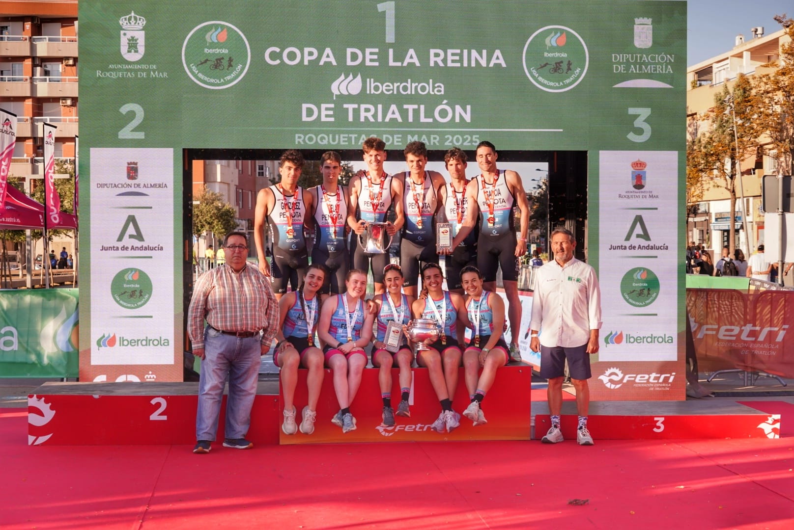 Náutico de Narón gana la Copa de la Reina Iberdrola de Triatlón, y el Peñota Dental Alusigma gana la Copa del Rey en Roquetas de Mar