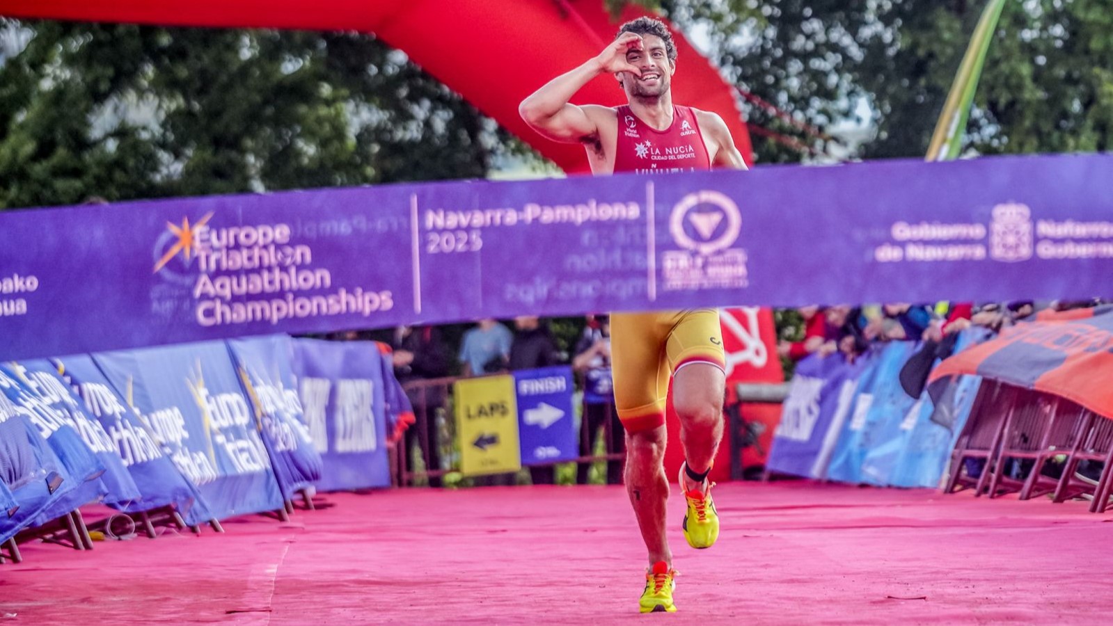 La Triarmada consigue cinco medallas en el Campeonato de Europa de Acuatlón en Pamplona