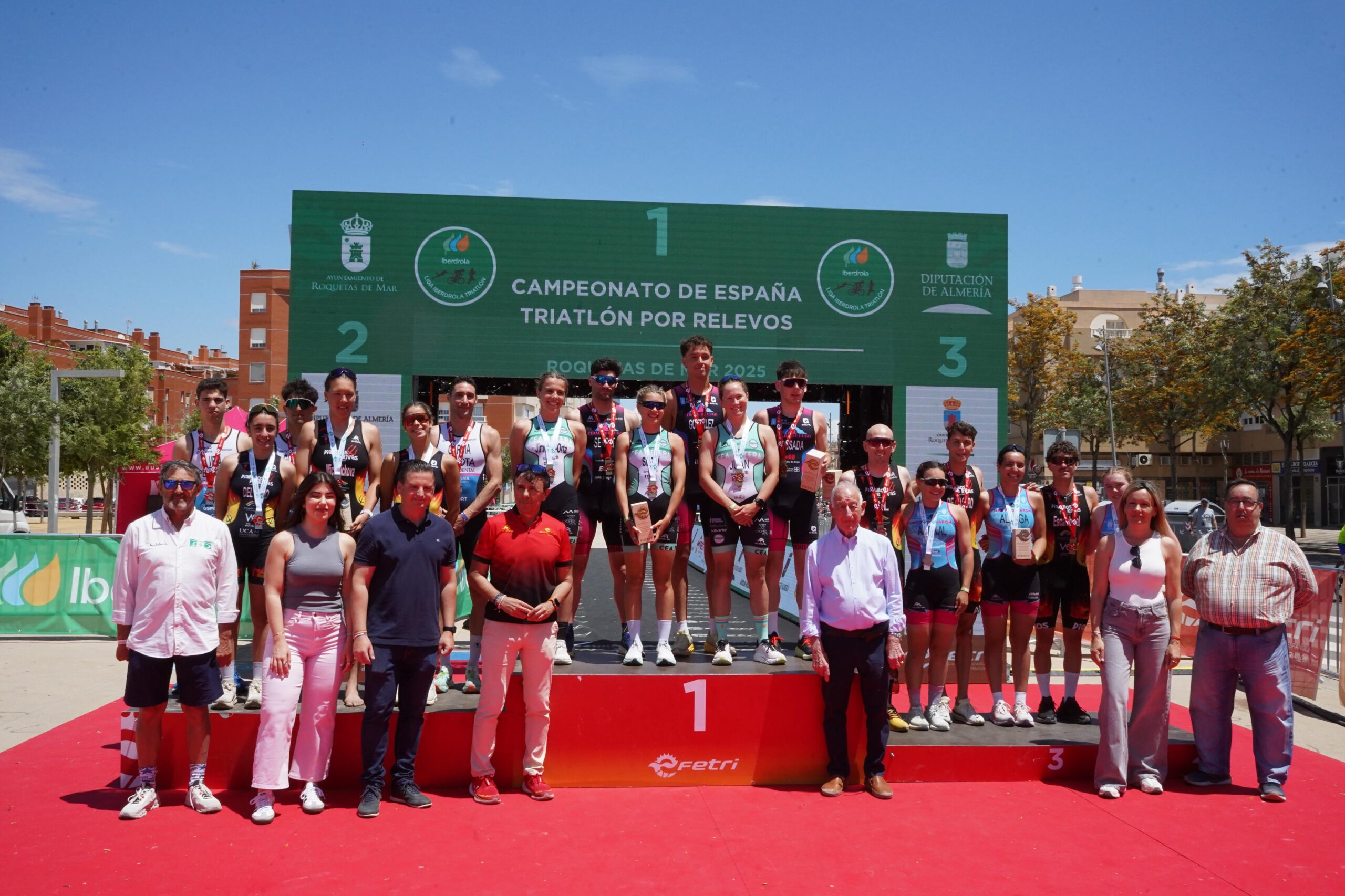 CEA Bétera femenino y Cidade de Lugo Fluvial masculino ganan el Campeonato de España de Triatlón por Relevos en Roquetas