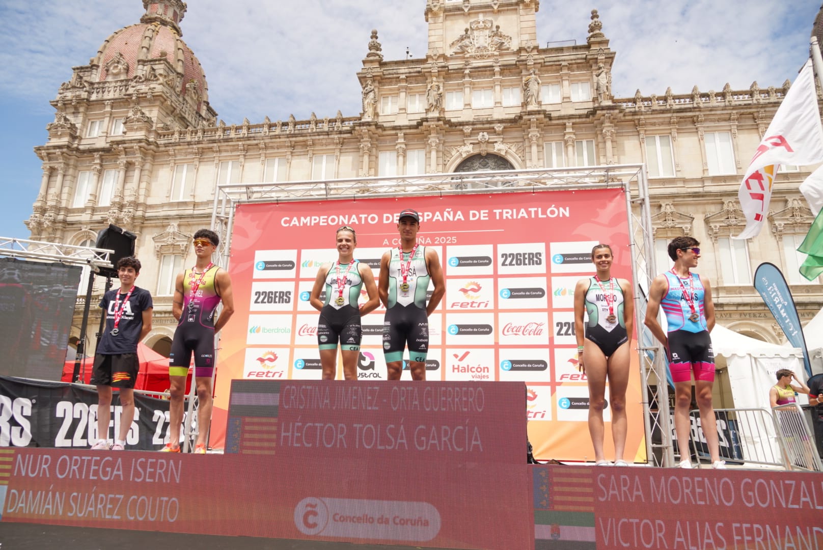 Cristina Jiménez-Orta y Héctor Tolsá ganan el Campeonato de España de Triatlón Júnior 2025 en A Coruña