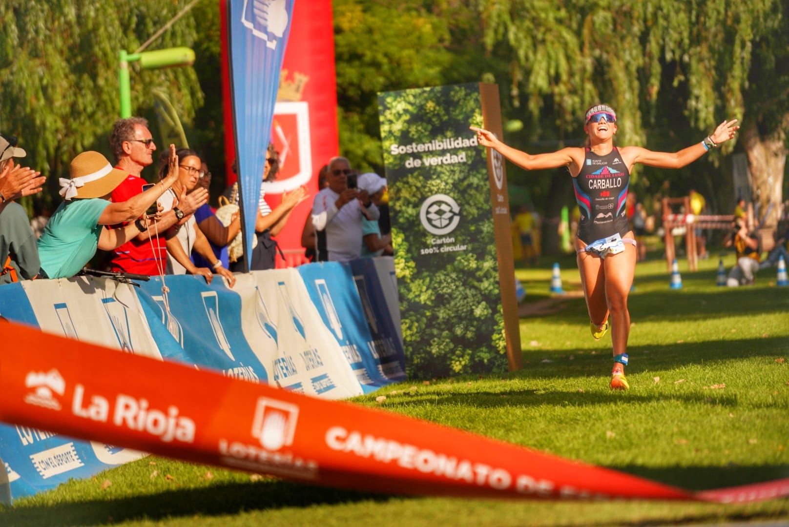 Ana Carballo y Vicente Hernández ganan el Campeonato de España de Acuatlón 2025 en Calahorra