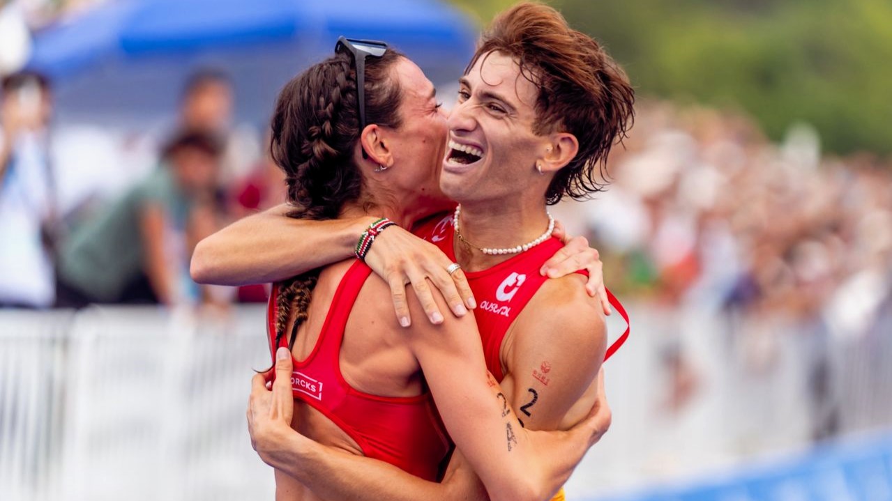 España brilla en Chengdu, oro en el relevo mixto y plata para María Varo