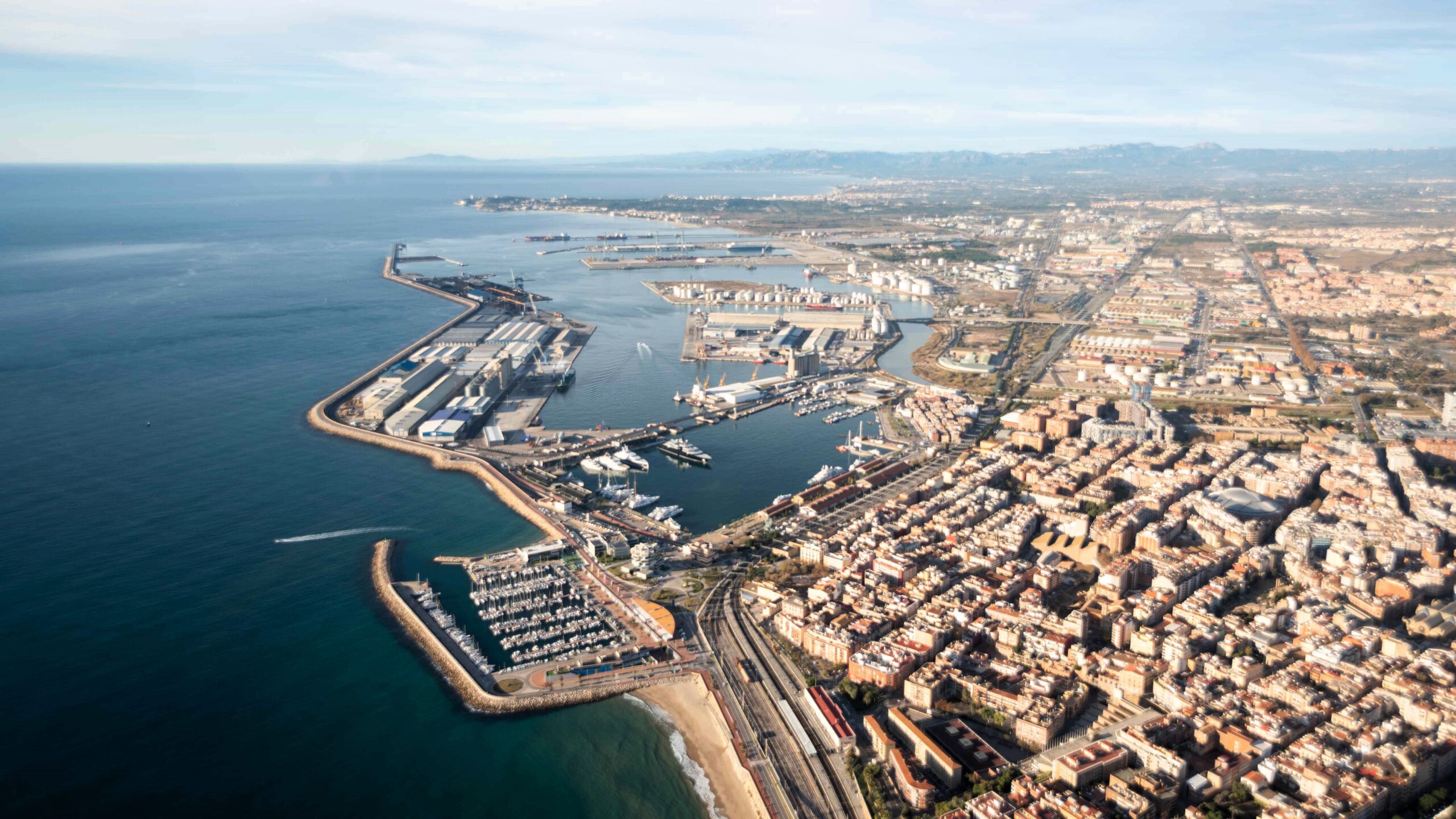 Tarragona presenta su candidatura para acoger el Campeonato de Europa de Triatlón 2026
