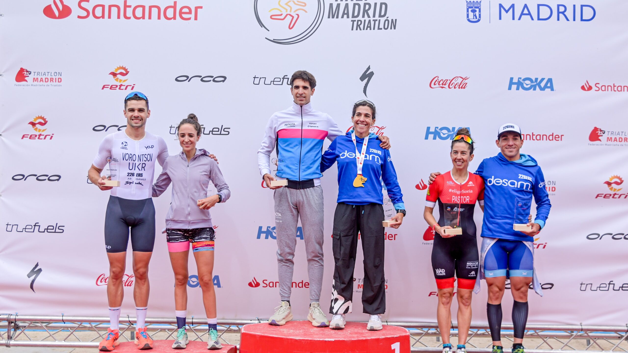 Esther Leal y Diego Méntrida ganan el Half Triatlón Madrid 2025