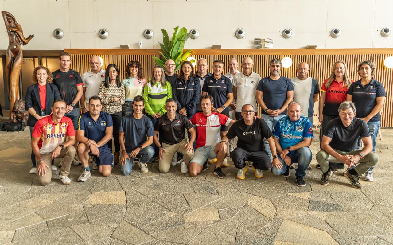 Todas las territoriales de triatlón nacionales debatieron en Santa Eulària des Riu sobre el presente y futuro de este deporte en España